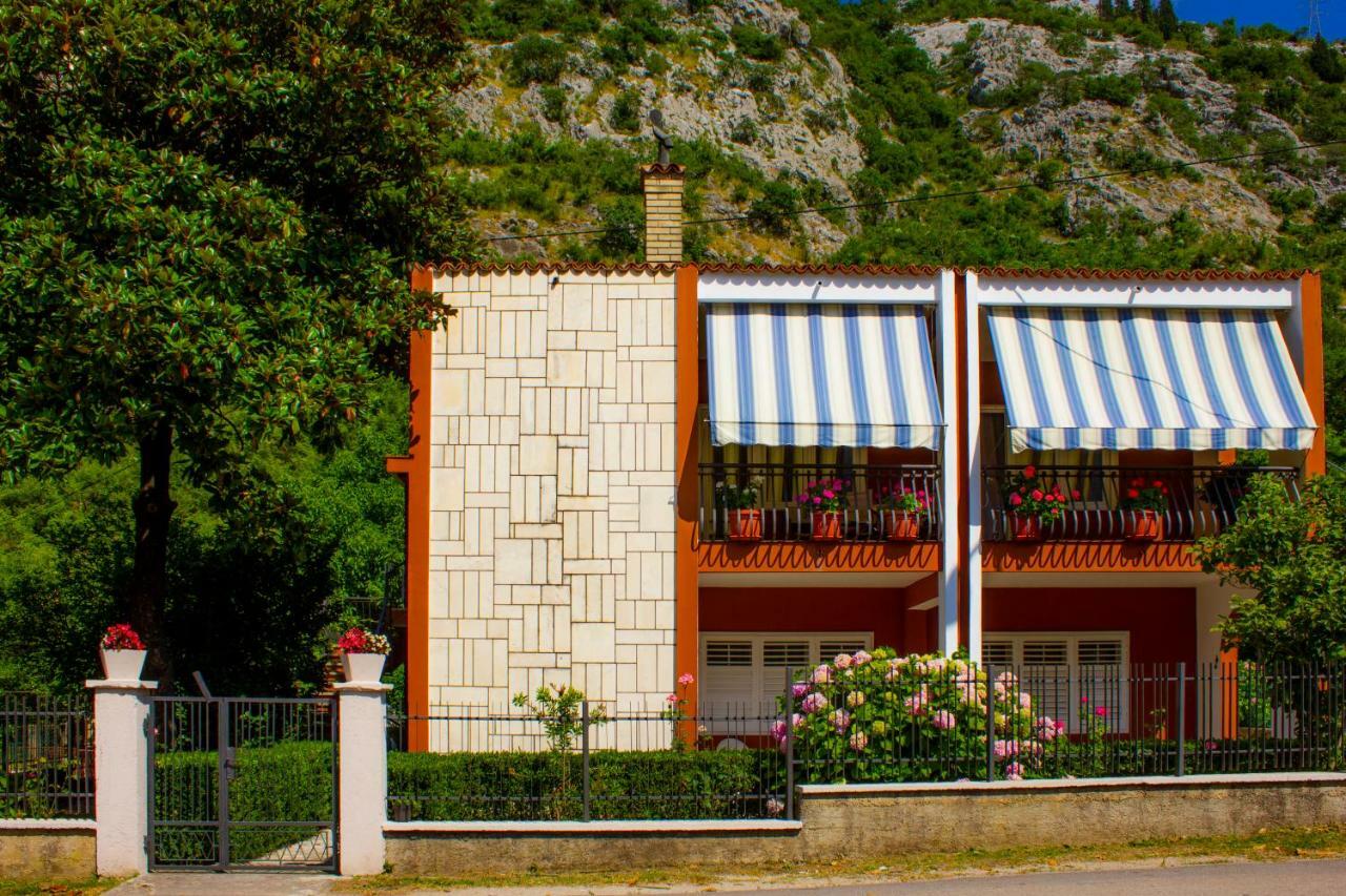 Apartments Rustic Котор Екстер'єр фото